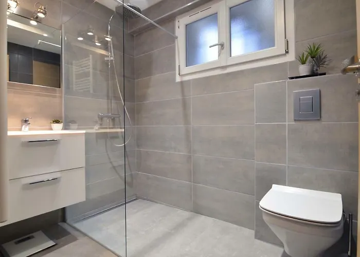 Wood & Bricks, 1 Au Calme - Centre - Wifi 比亚里茨